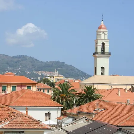 דירה A 100 Metri Dal Mare דיאנו מרינה