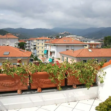 A 100 Metri Dal Mare דירה דיאנו מרינה